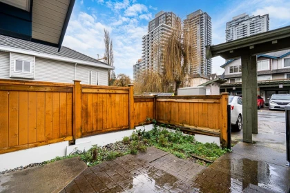 Garden / Landscaping Photo of 1 10282 132 Street, Surrey, BC