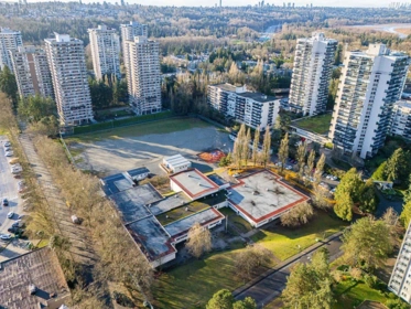 Hot Tub / Spa Photo of 4 9935 Sullivan Street, Burnaby, BC