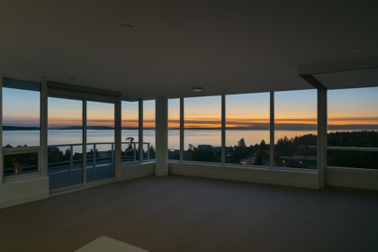 Entry Foyer Photo of 705 1342 Johnston Road, White Rock, BC