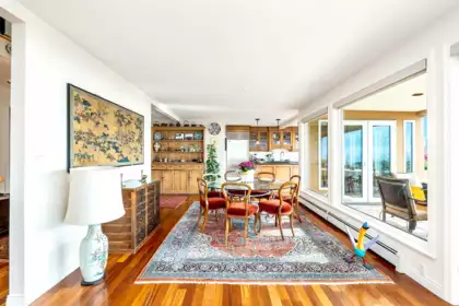 Breakfast Nook Photo of 2328 Bellevue Avenue, West Vancouver, BC
