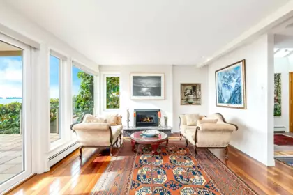 Kitchen Photo of 2328 Bellevue Avenue, West Vancouver, BC