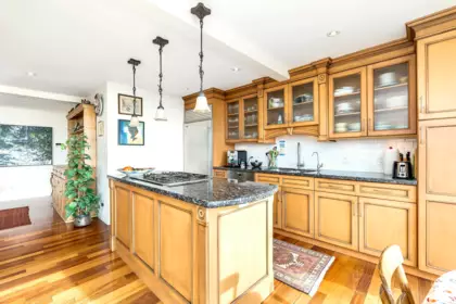 Primary Bedroom Photo of 2328 Bellevue Avenue, West Vancouver, BC