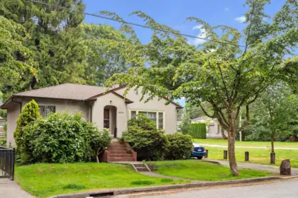 5454 Melbourne Street, Vancouver, BC, Collingwood VE — 3 bed single family residence for sale