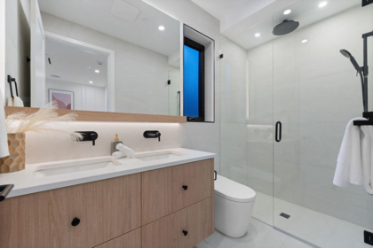 Basement Recreation Room Photo of 1 2846 W 12th Avenue, Vancouver, BC