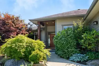 5951 Compass Lane, Sechelt, BC, Sechelt — Single Family Residence for sale