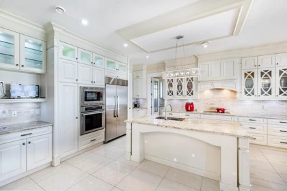 Kitchen Island Photo of 9631 Saunders Road, Richmond, BC