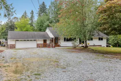 Front exterior of 24320 116 Avenue, Maple Ridge, BC