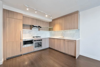 Kitchen Photo of 3301 13750 100 Avenue, Surrey, BC
