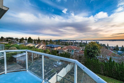 Hot Tub / Spa Photo of 2272 Nelson Avenue, West Vancouver, BC