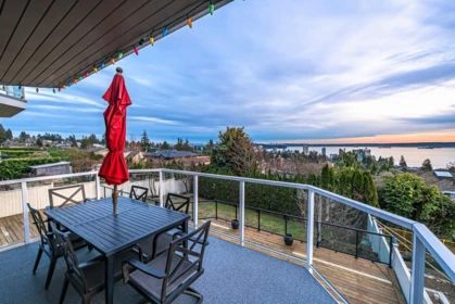 Swimming Pool Photo of 2272 Nelson Avenue, West Vancouver, BC