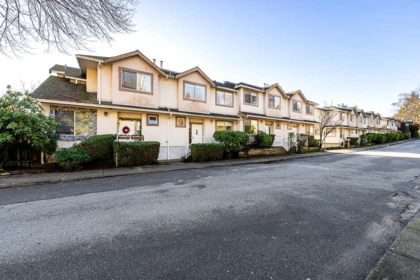 10 901 W 17th Street, North Vancouver, BC, North Vancouver — Townhouse for sale