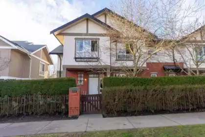 6879 195a Street, Surrey, BC, Clayton — 3 bed townhouse for sale