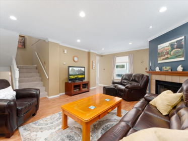 Kitchen Island Photo of 7338 Foxhound Mews, Vancouver, BC