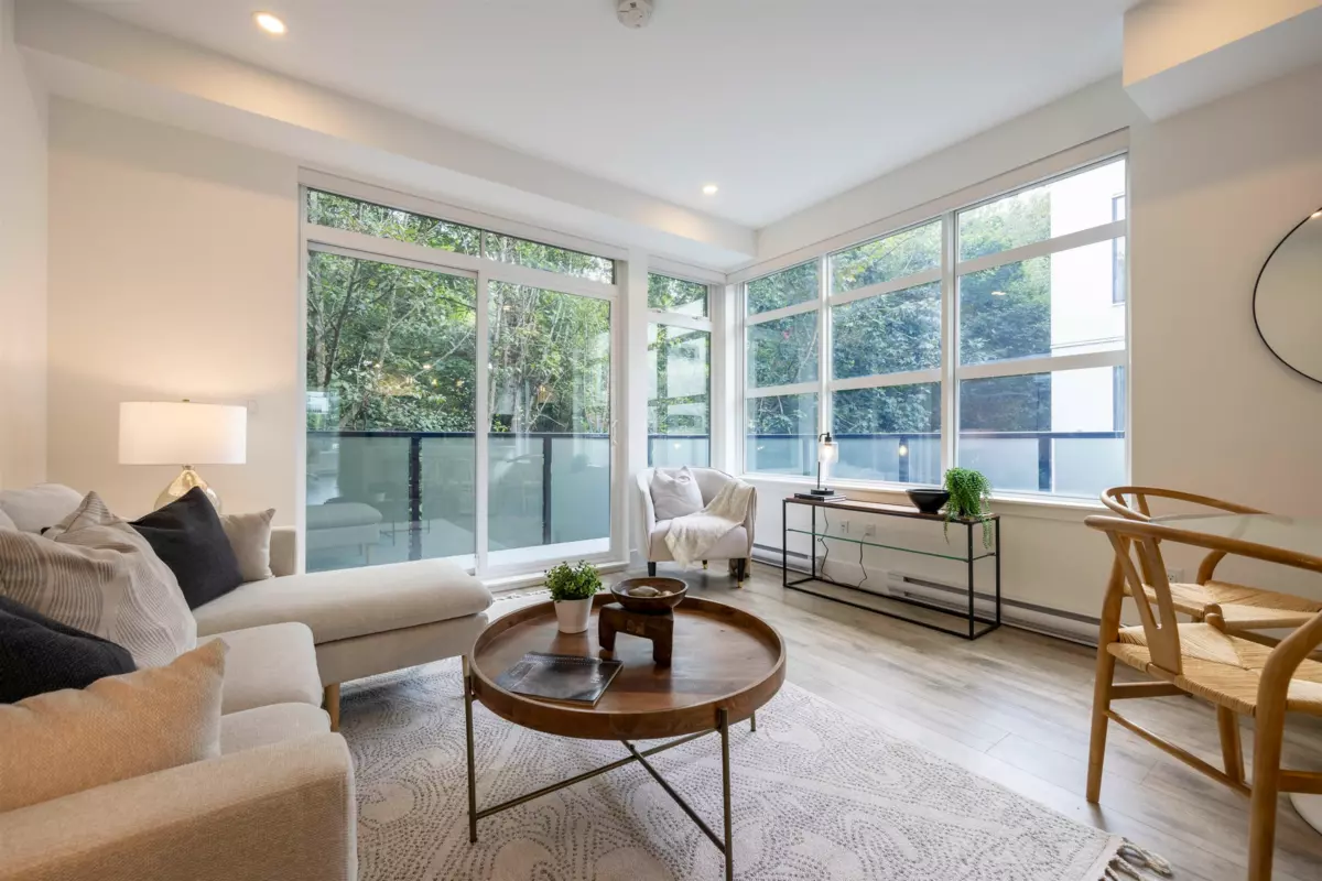 Dining Area Photo of 21 6328 King George Boulevard, Surrey, BC