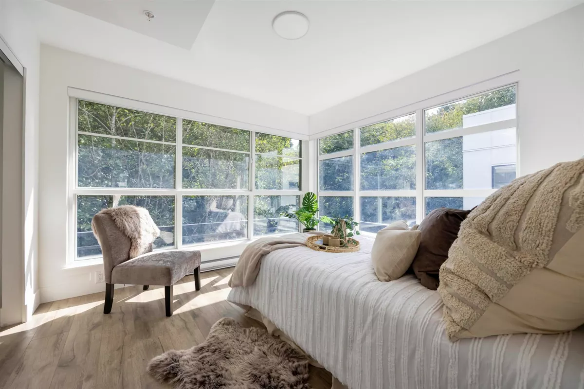 Primary Bathroom Photo of 21 6328 King George Boulevard, Surrey, BC
