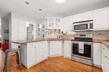 Kitchen Island Photo of 18 5915 Vedder Road, Chilliwack, BC