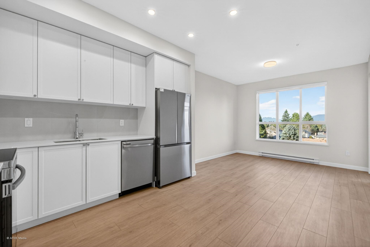 Breakfast Nook Photo of 403 14778 N 106 Avenue Avenue, Surrey, BC