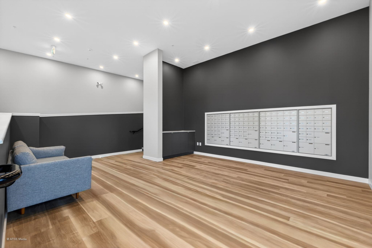 Family Room Photo of 403 14778 N 106 Avenue Avenue, Surrey, BC