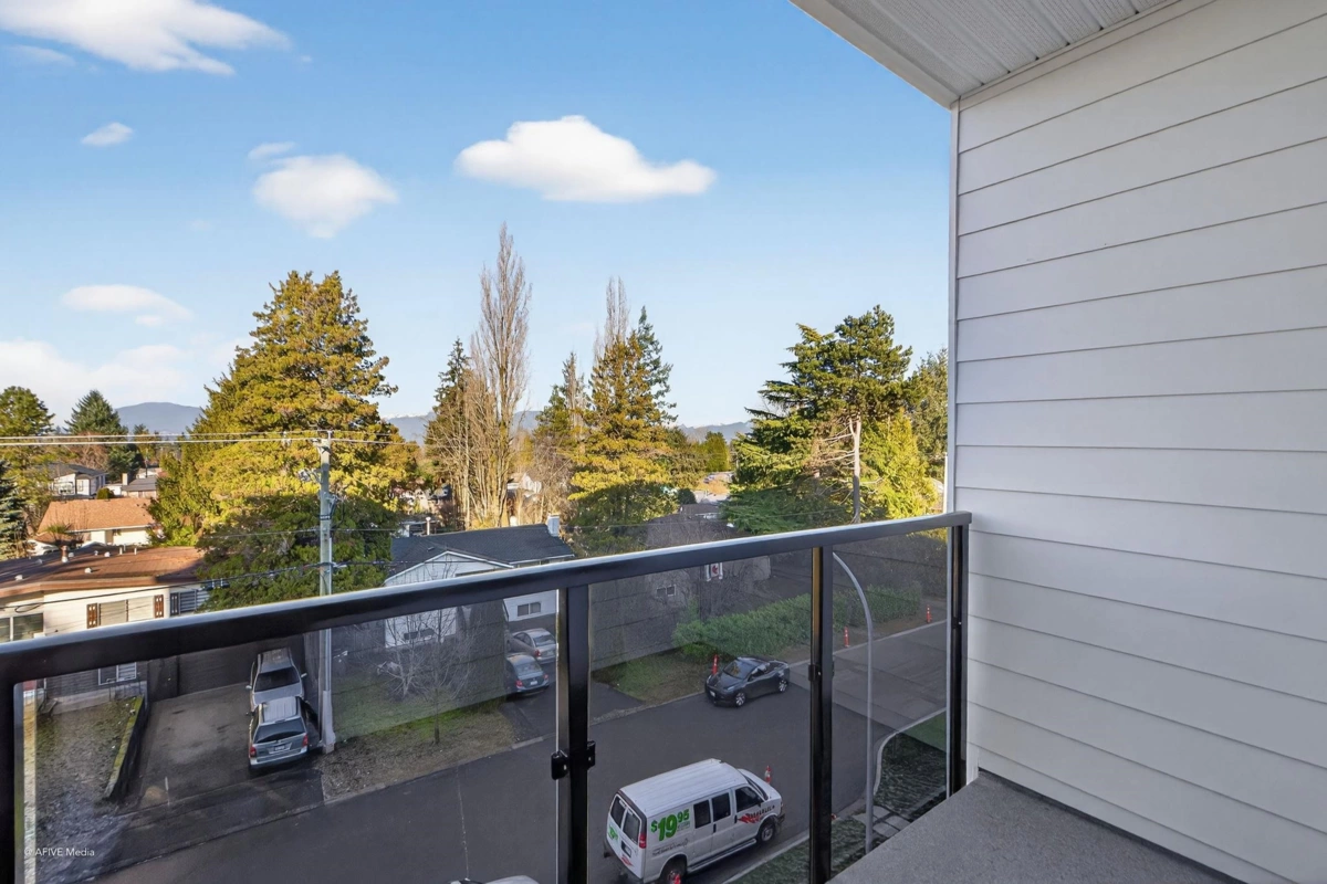 Mudroom Photo of 403 14778 N 106 Avenue Avenue, Surrey, BC