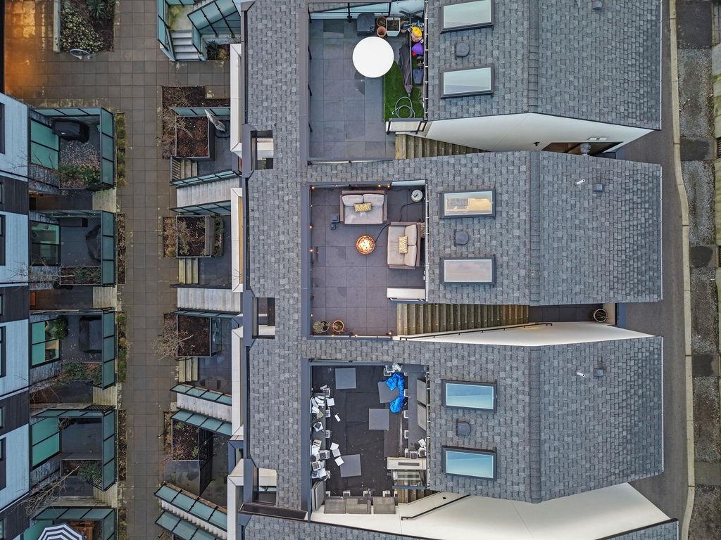 Bedroom 4 Photo of 223 650 E 2nd Street, North Vancouver, BC