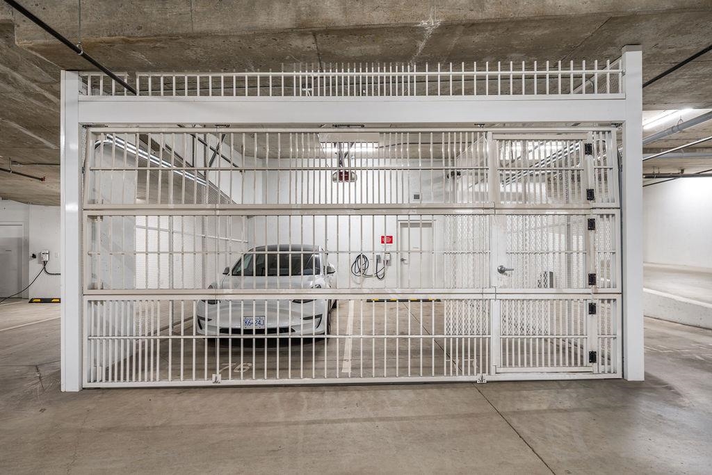 Kitchen Photo of 223 650 E 2nd Street, North Vancouver, BC