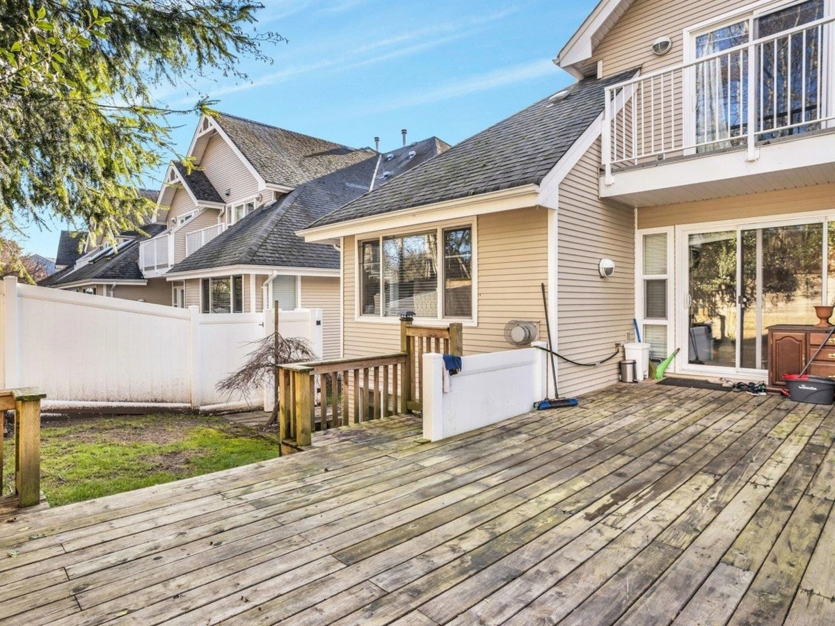 Backyard Photo of 32 13918 58 Avenue, Surrey, BC