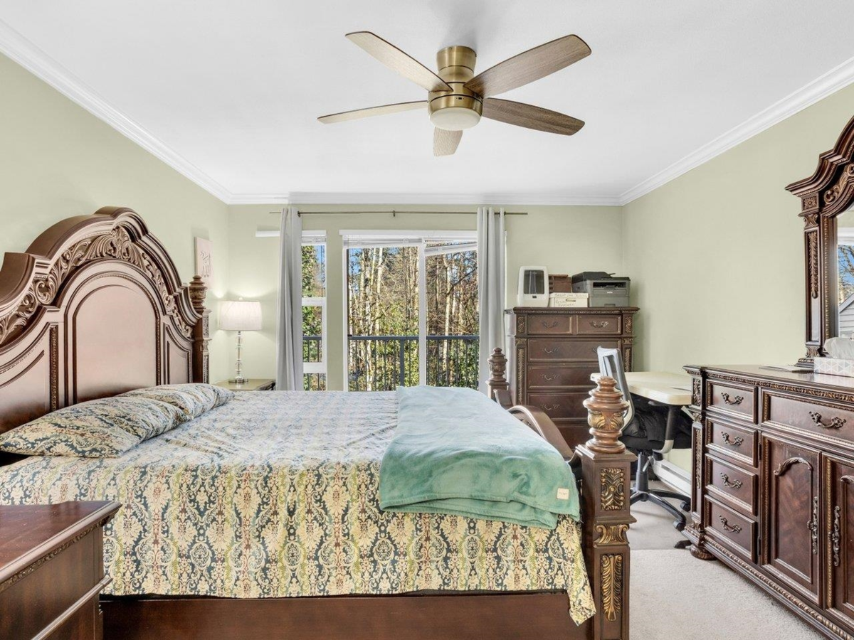 Guest Bathroom Photo of 32 13918 58 Avenue, Surrey, BC