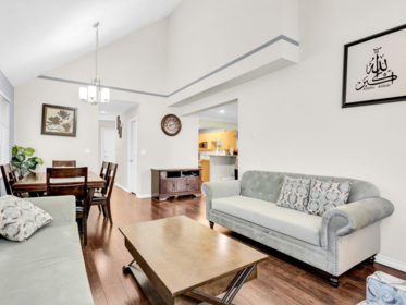 Kitchen Photo of 32 13918 58 Avenue, Surrey, BC