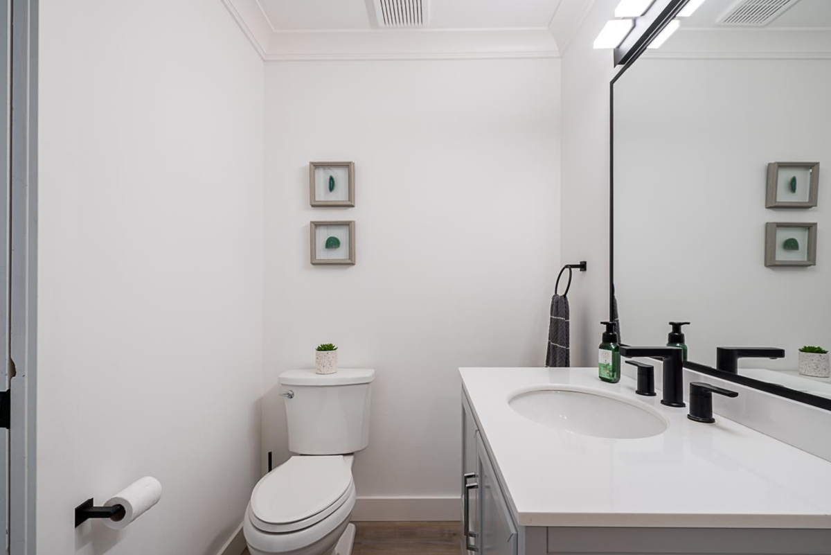 Bedroom 4 Photo of 15807 Columbia Avenue, White Rock, BC