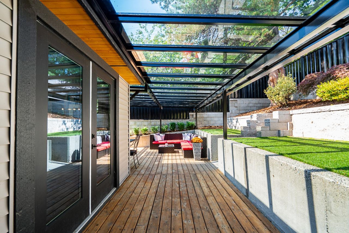 Community Amenities Photo (Clubhouse) of 15807 Columbia Avenue, White Rock, BC