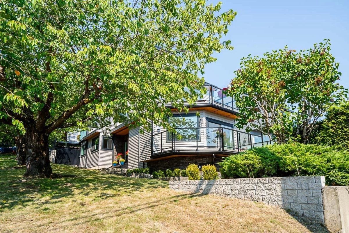 Exterior Rear Photo of 15807 Columbia Avenue, White Rock, BC