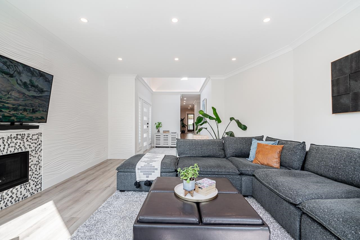 Pantry Photo of 15807 Columbia Avenue, White Rock, BC