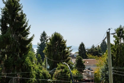 Outdoor Kitchen Photo of 15807 Columbia Avenue, White Rock, BC