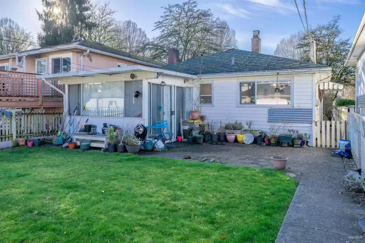 Kitchen Photo of 5324 Rhodes Street, Vancouver, BC