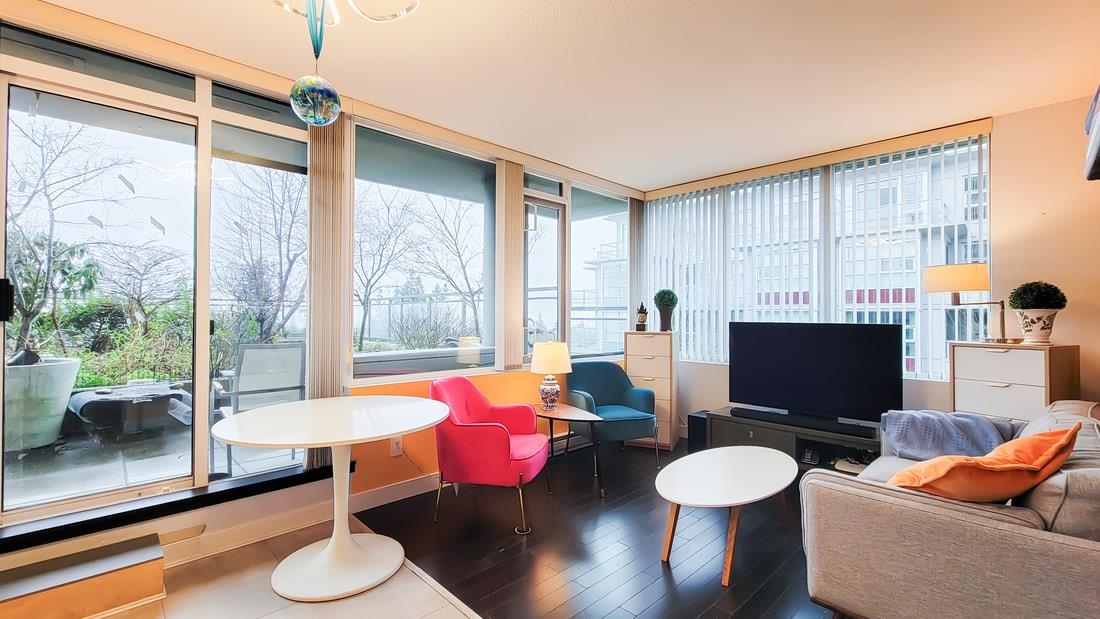 Kitchen Island Photo of 409 9009 Cornerstone Mews, Burnaby, BC