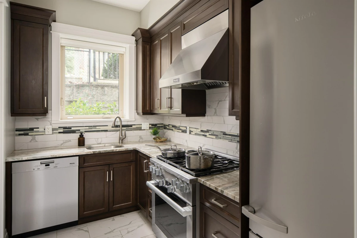 Guest Bathroom Photo of 10850 Carmichael Street, Maple Ridge, BC