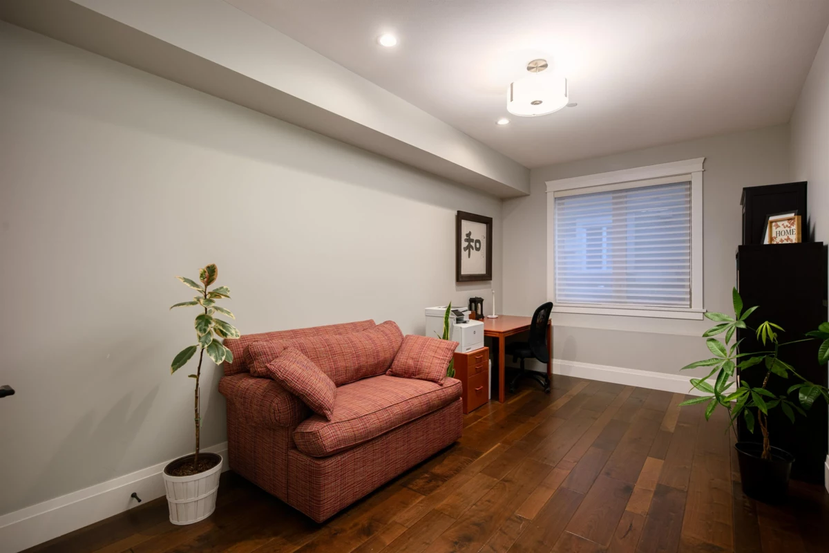 Powder Room Photo of 10850 Carmichael Street, Maple Ridge, BC