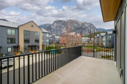 38035 Helm Way, Squamish, BC, Squamish — Townhouse for sale