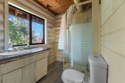 Hot Tub / Spa Photo of 49780 Lookout Road, Chilliwack, BC