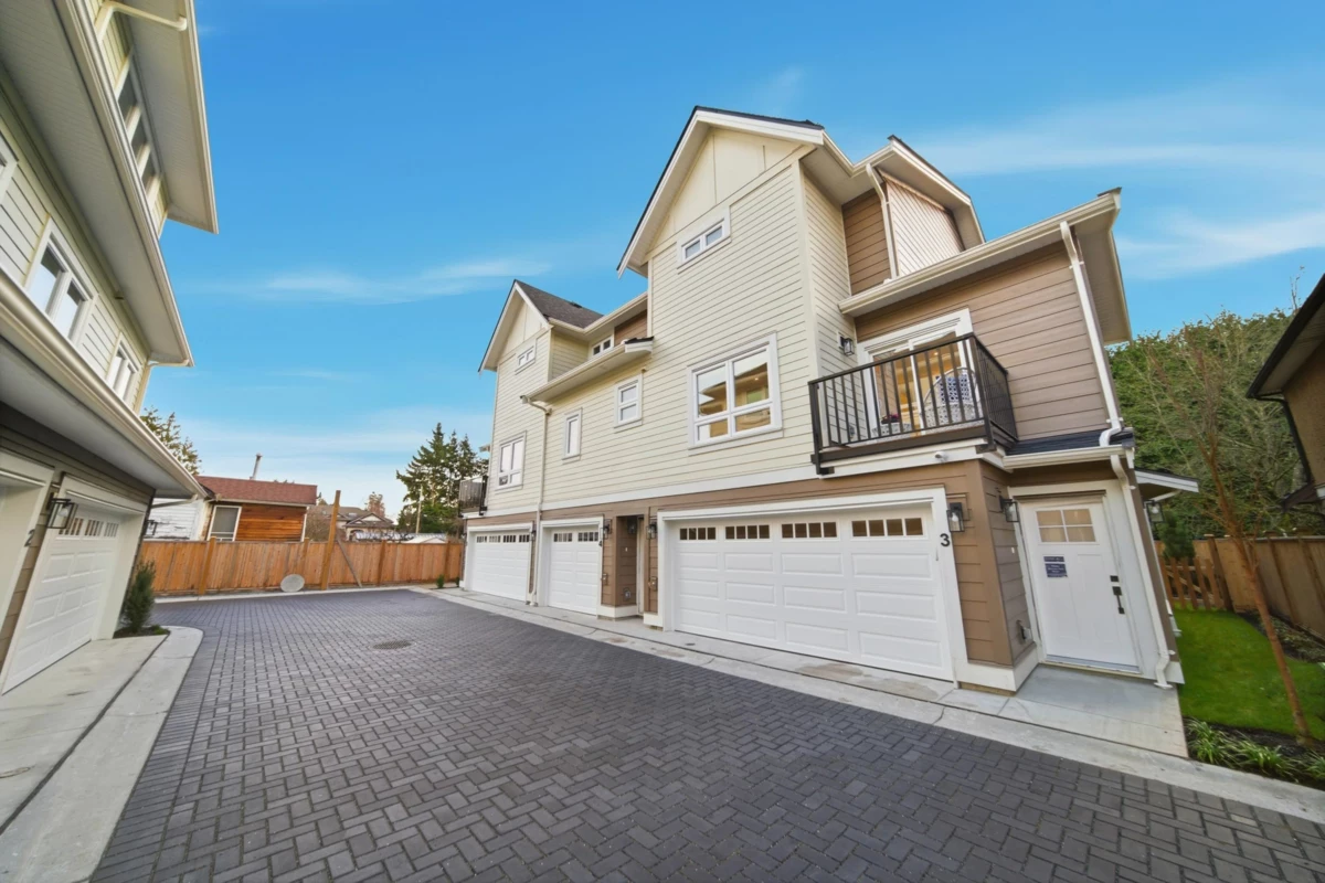 Mudroom Photo of 5 9340 General Currie Road, Richmond, BC