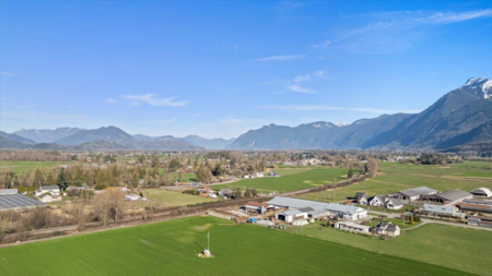 Community Amenities Photo (Clubhouse) of 9227 Annis Road, Rosedale, BC