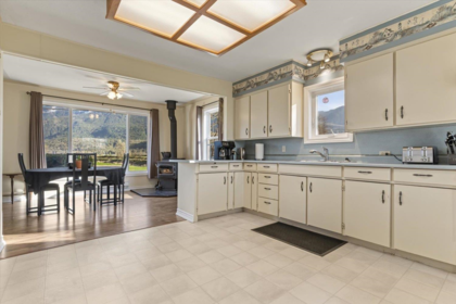 Kitchen Island Photo of 9227 Annis Road, Rosedale, BC