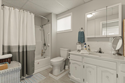 Laundry Room Photo of 9227 Annis Road, Rosedale, BC