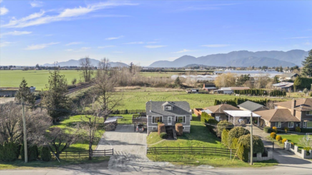 Swimming Pool Photo of 9227 Annis Road, Rosedale, BC