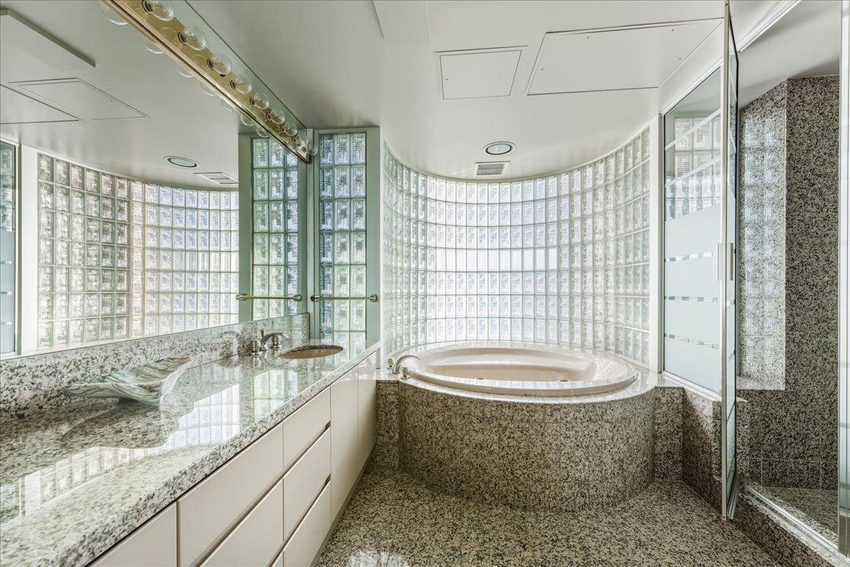 Garage Interior Photo of 10 2250 Bellevue Avenue, West Vancouver, BC