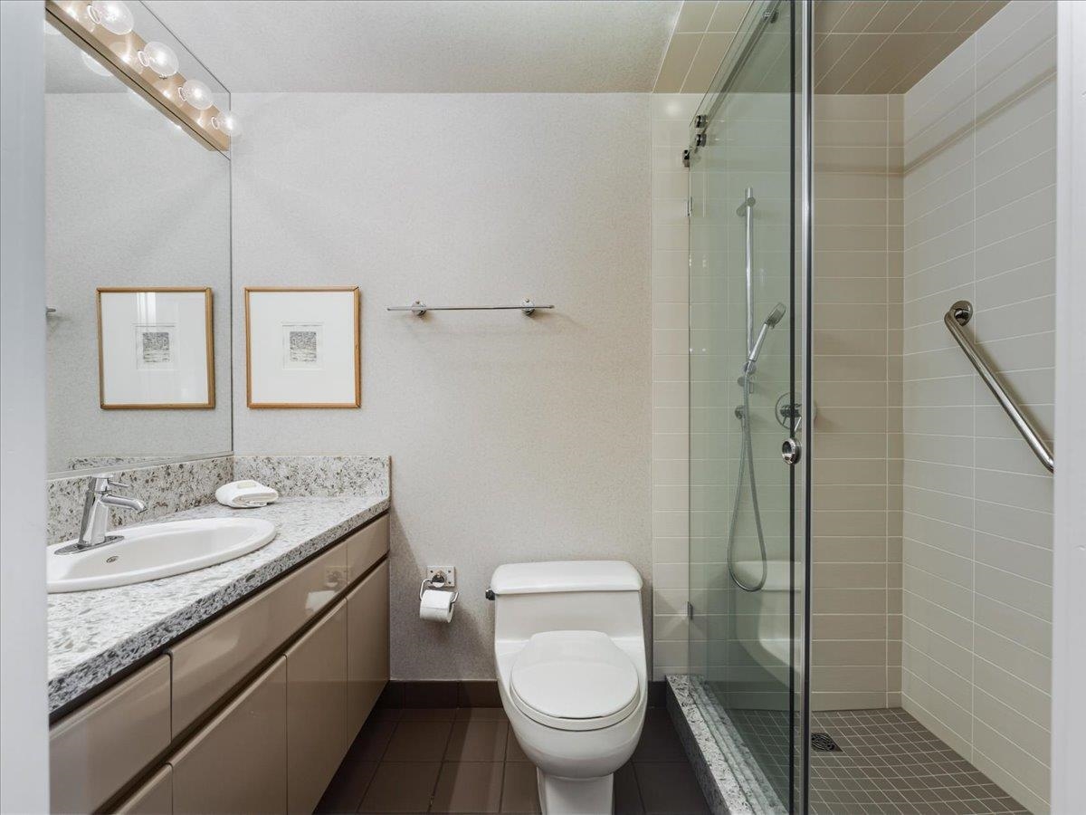 Garden / Landscaping Photo of 10 2250 Bellevue Avenue, West Vancouver, BC