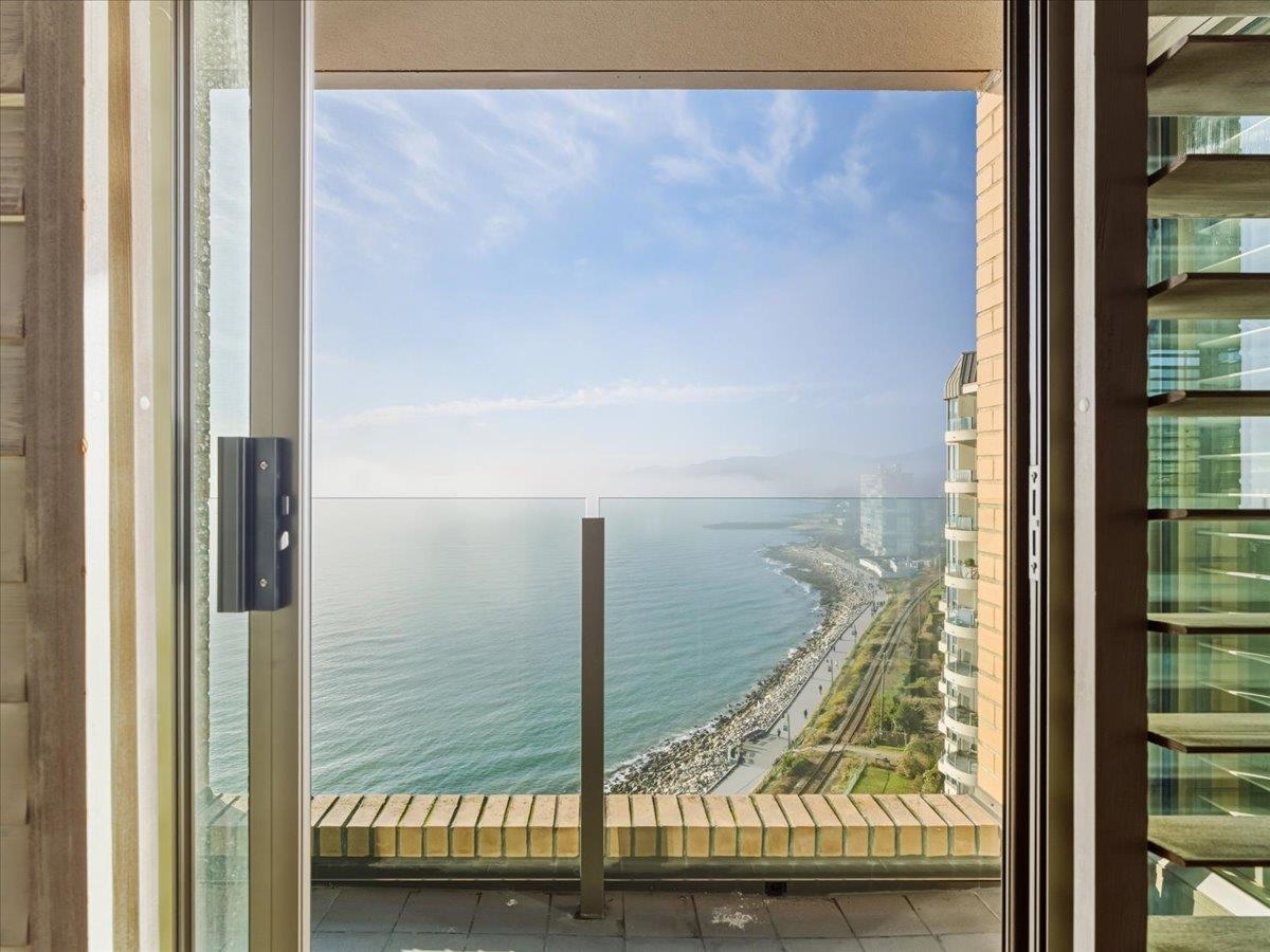 Laundry Room Photo of 10 2250 Bellevue Avenue, West Vancouver, BC
