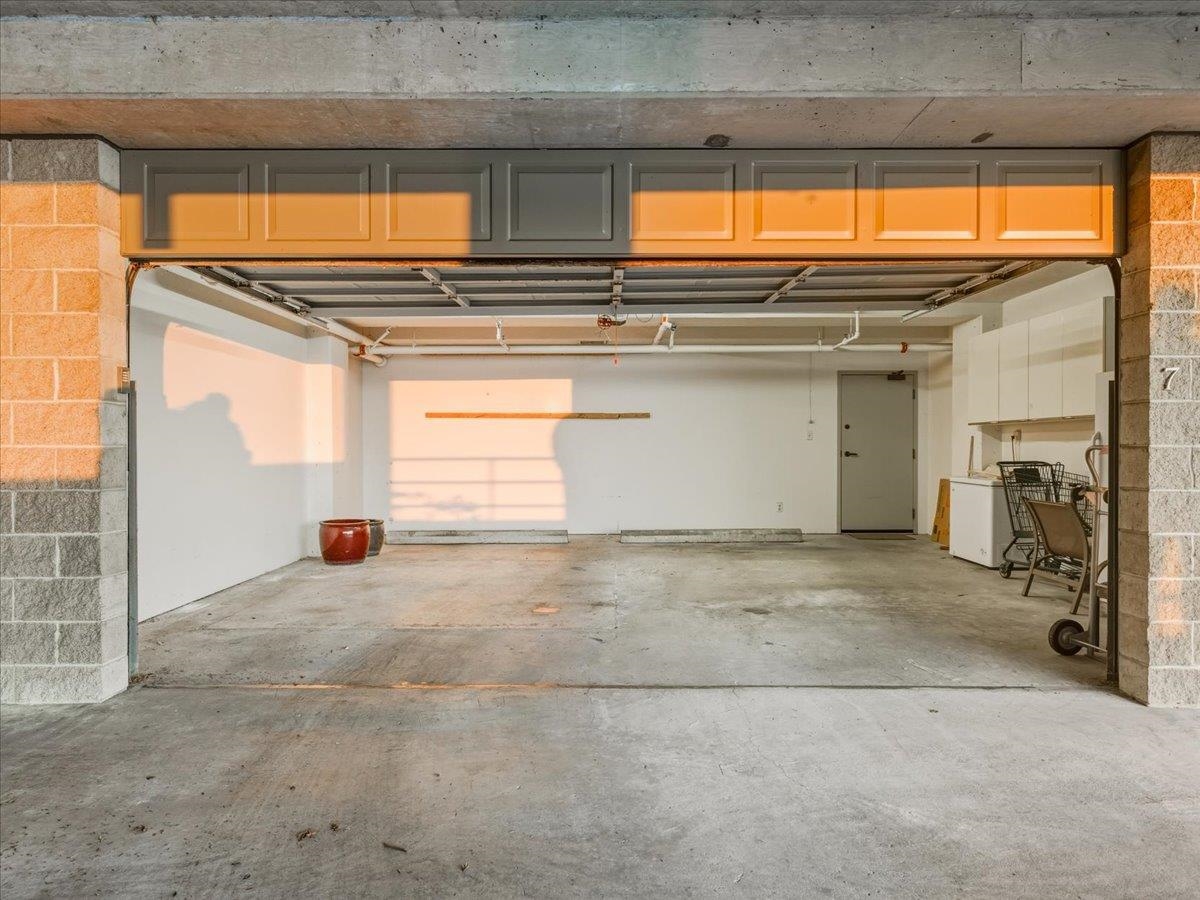 Neighborhood Park Photo Near 10 2250 Bellevue Avenue, West Vancouver, BC