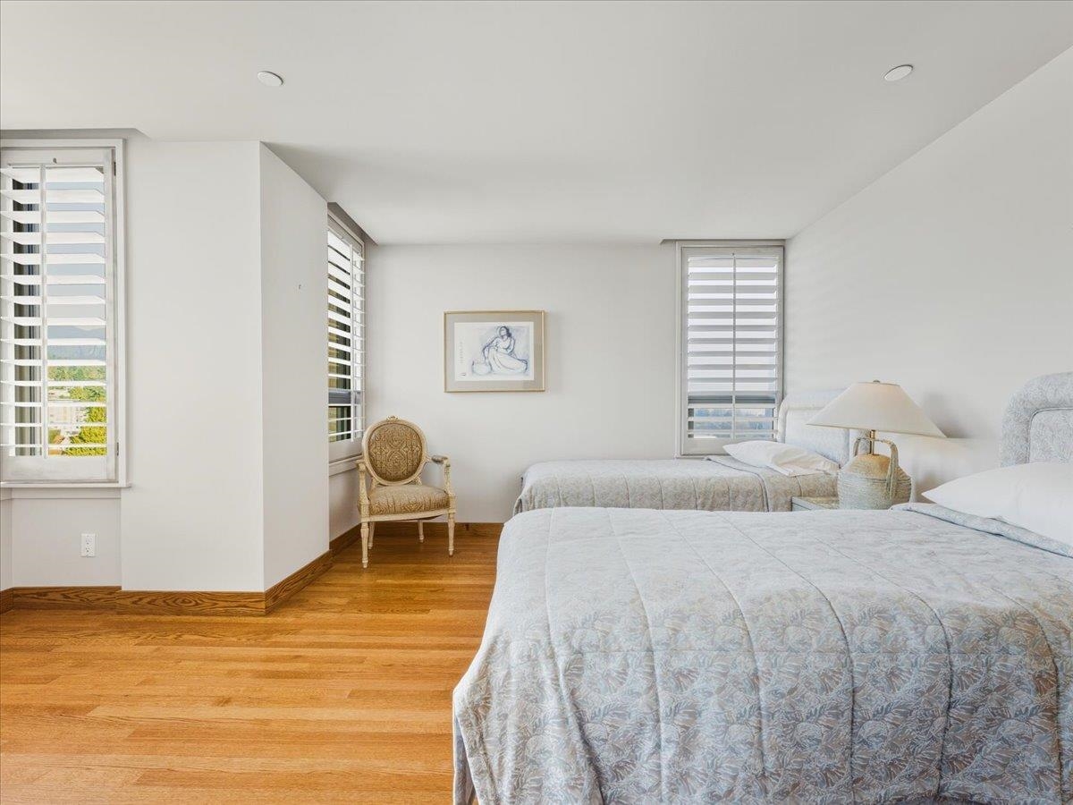 Outdoor Deck Photo of 10 2250 Bellevue Avenue, West Vancouver, BC