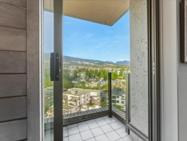 Hot Tub / Spa Photo of 10 2250 Bellevue Avenue, West Vancouver, BC